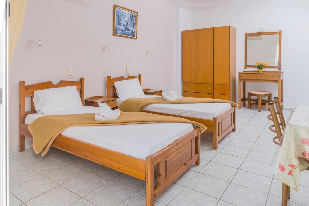 Arsinoi Studios And Apartments Каламаки Екстериор снимка