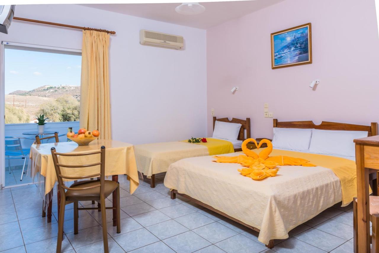 Arsinoi Studios And Apartments Каламаки Екстериор снимка